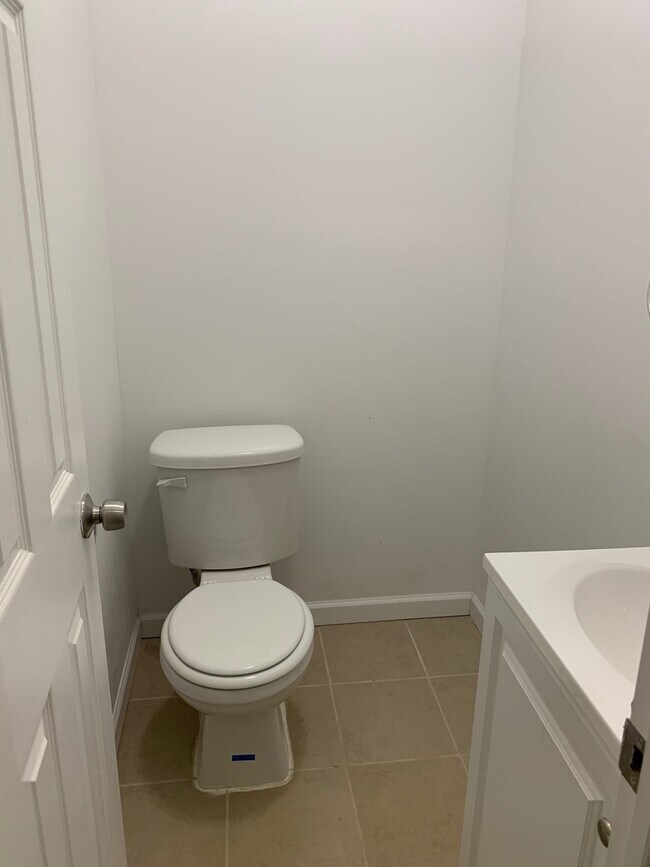 Foto del edificio - BEAUTIFULLY RENOVATED DOWNTOWN NEWARK HOME...