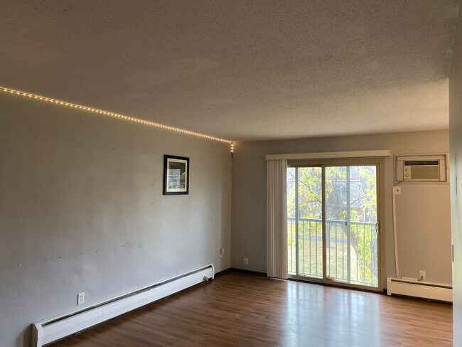 Living Room - 912 9th Ave S