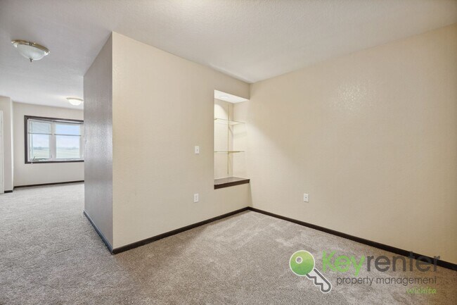 Foto del edificio - 1411 S Douglas Ave