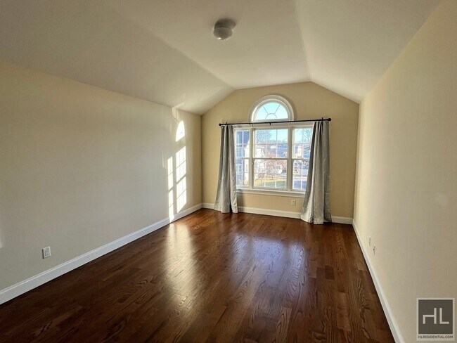 Foto del edificio - Henderson Ave, Port Washington