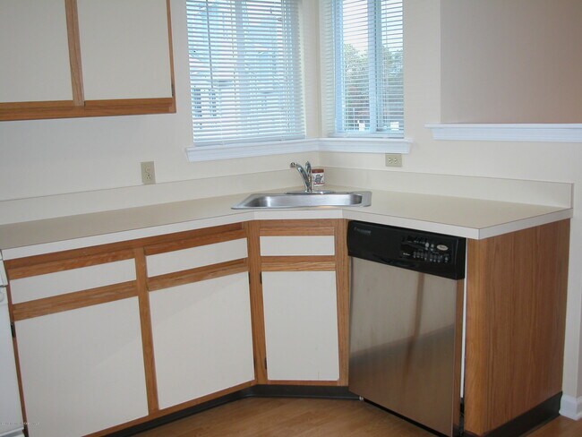Foto del edificio - 1003 Scarlet Oak Ave