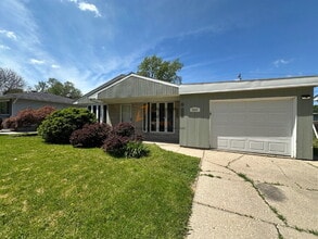 Building Photo - 6850 Van Buren Pl