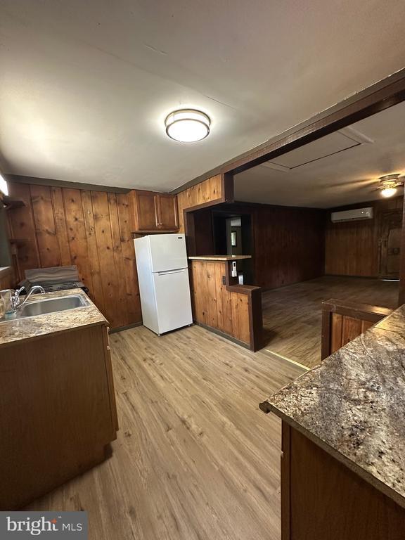 Foto del edificio - 8311 Haire St