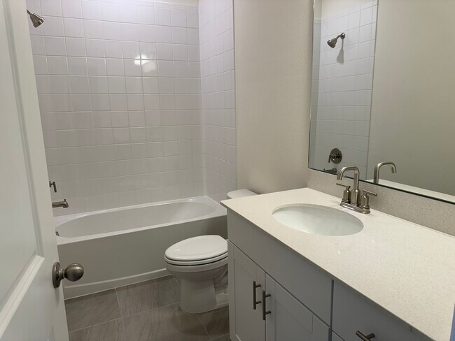 Foto del edificio - 4561 Small Creek Rd