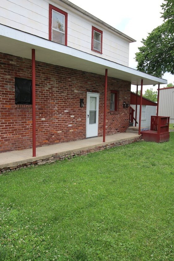 Primary Photo - 202 W Park Ave