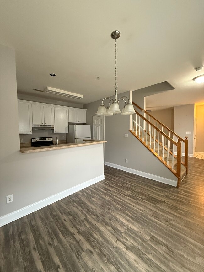 Building Photo - 917 Shearer St