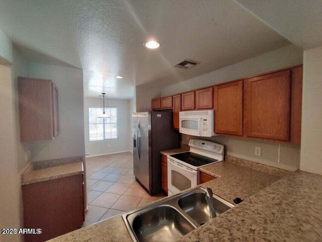 Building Photo - 1507 E Poncho Ln