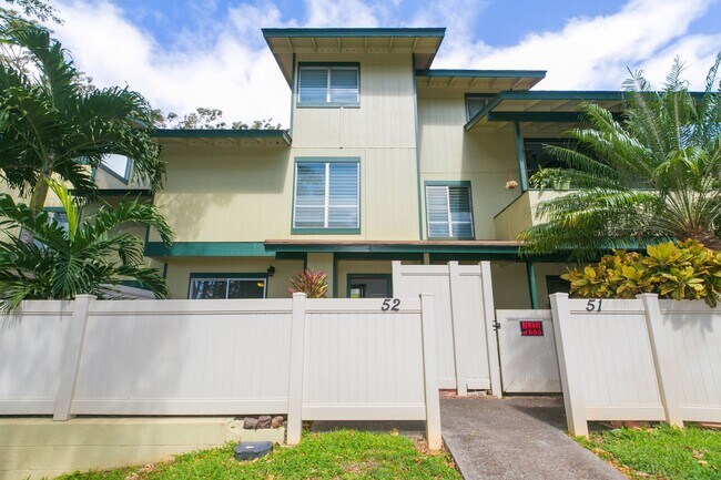 Foto del edificio - Spacious, pet friendly, updated townhome i...