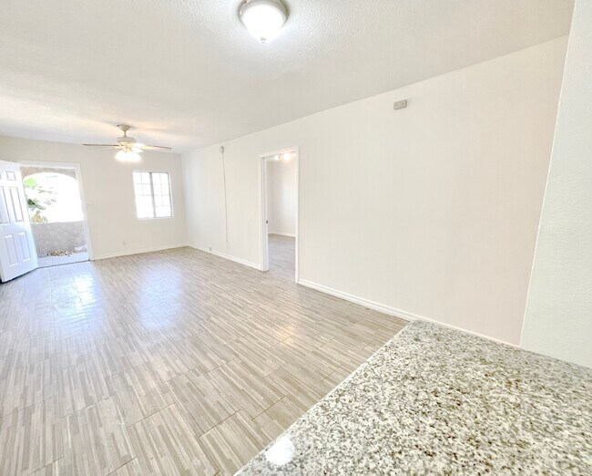 Foto del edificio - 636 W 85th St