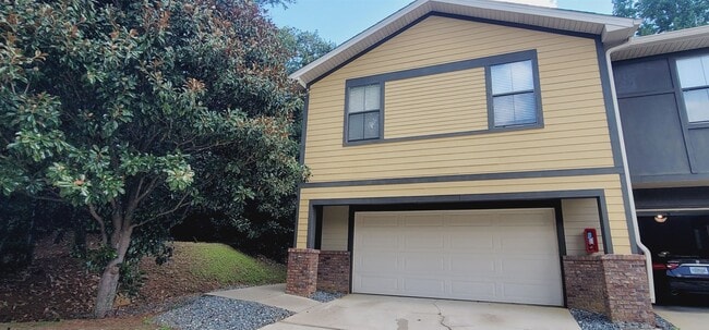 Building Photo - 2300 Timber Oak Ln