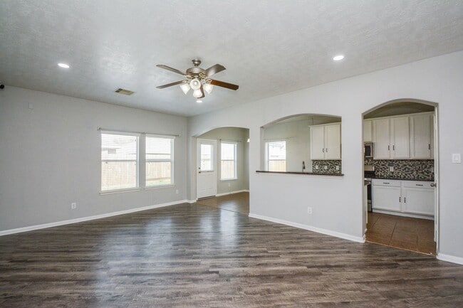 Foto del edificio - 6527 Capridge Dr