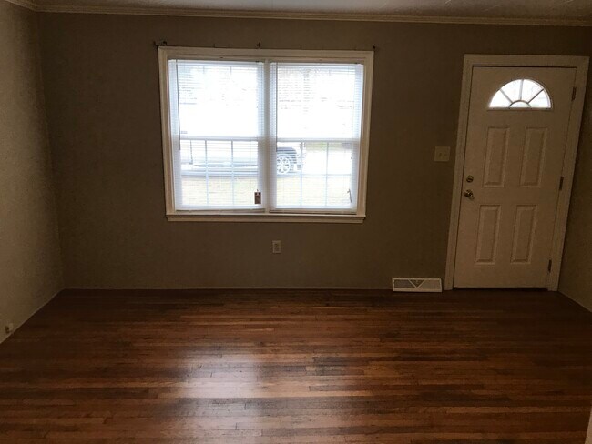 Foto del edificio - 572 Old Bush River Rd