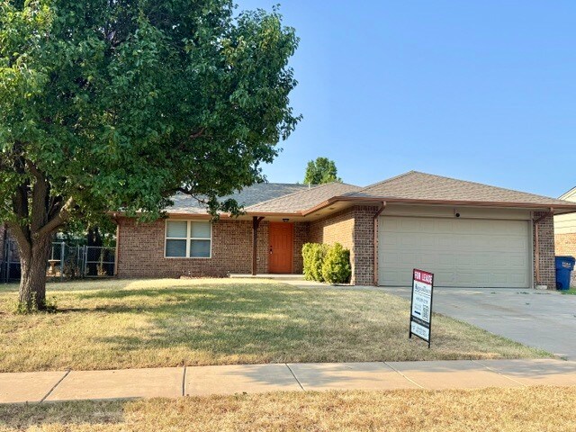 Photo - 428 W Greenwood Dr (Mustang, OK) House