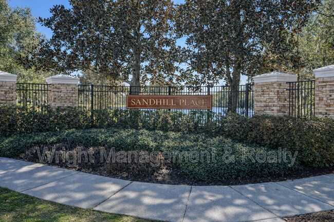 Foto del edificio - 6040 Sandhill Ridge Dr