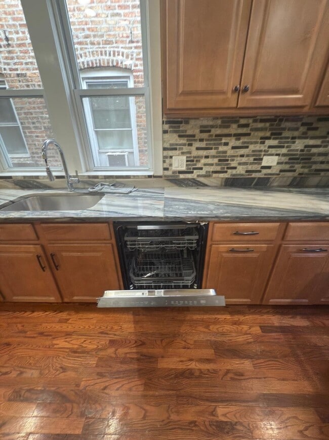 Building Photo - 6449 N Artesian Ave