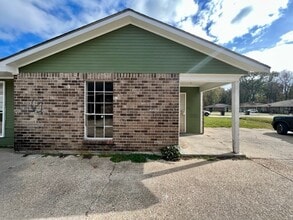 Building Photo - 10079 El Scott Ave