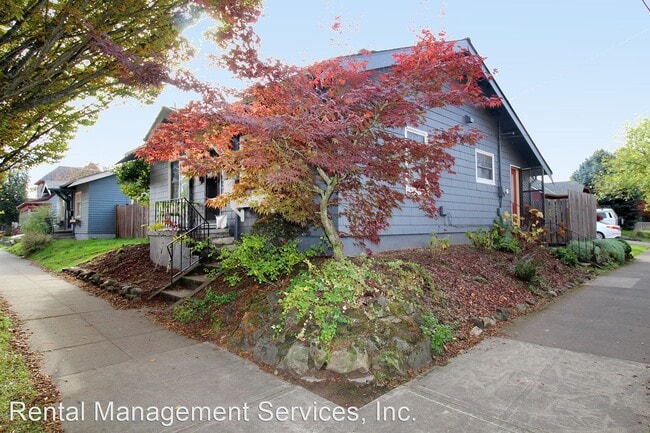 Building Photo - 2 br, 1 bath House - 5135 N Kerby Ave