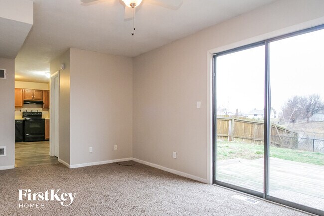 Building Photo - 104 Meadow Creek S Dr
