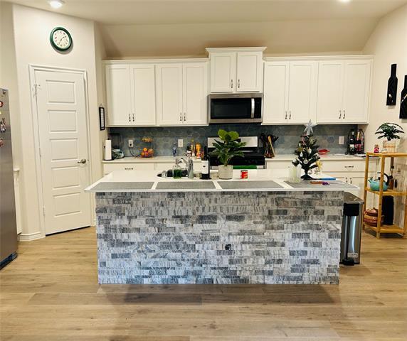 Foto del edificio - 8404 Radiant St