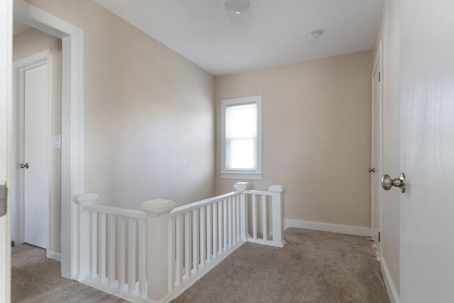 Building Photo - ...Must see to appreciate, 1782 Square foo...