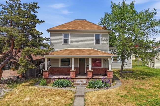 Front of home - 420 W Shannon Ave