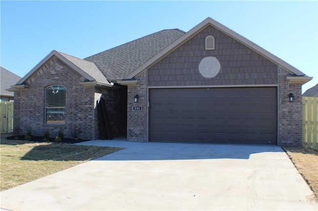 Building Photo - 531 Peach Ave