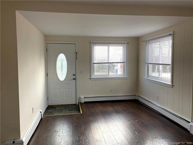 Building Photo - 134 Melba St