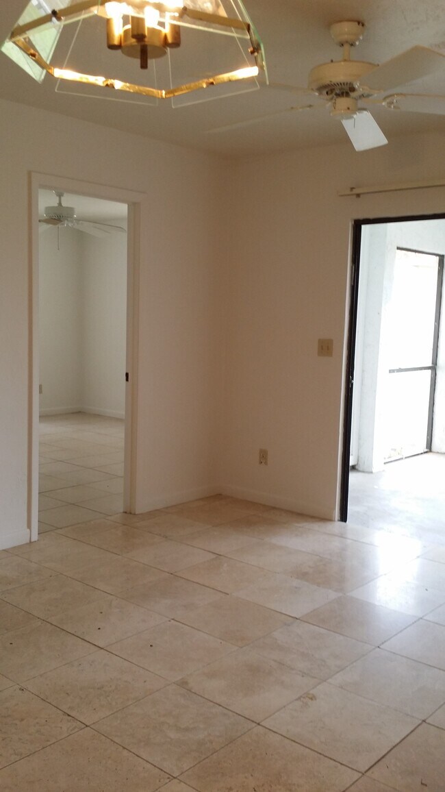 Foto del edificio - 613 SW 3rd Ter