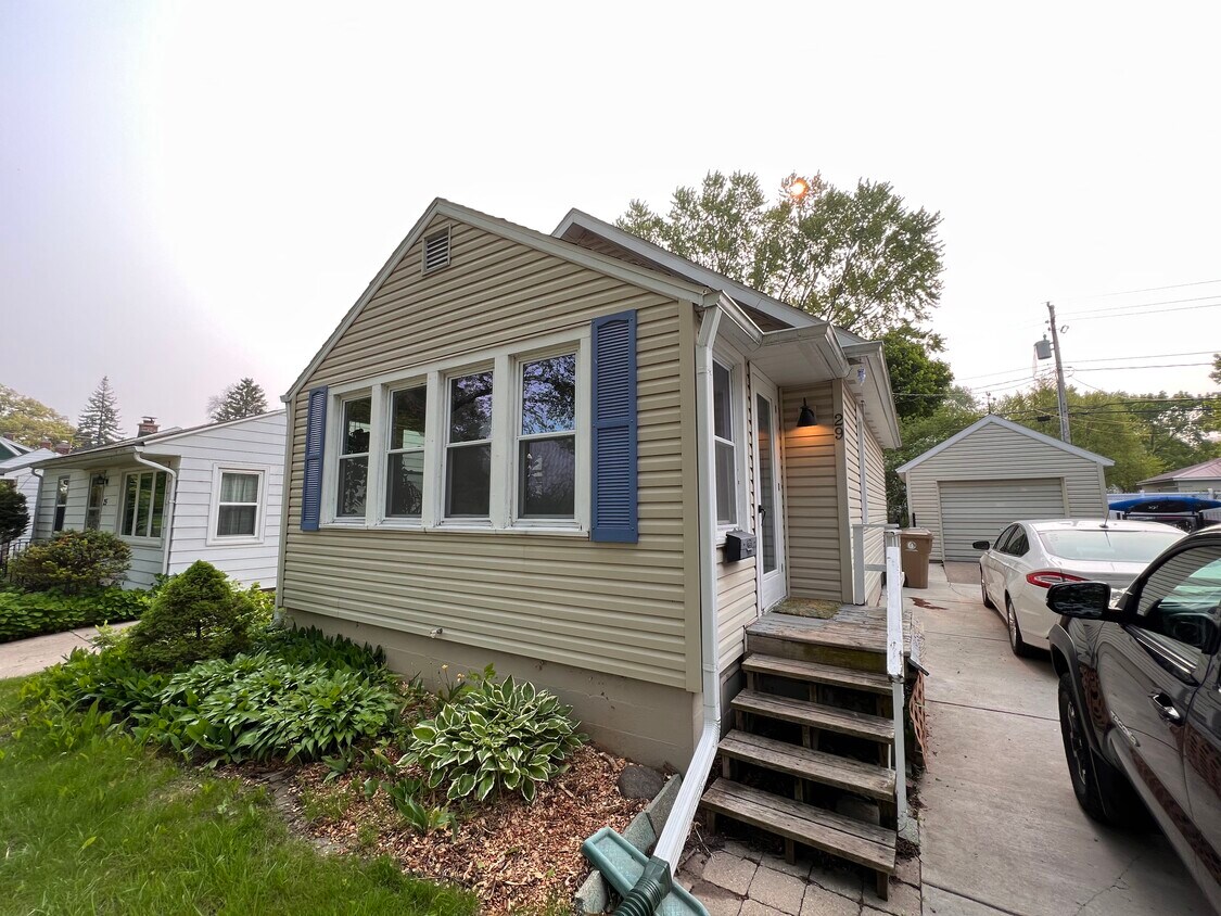 Front of house - 29 Leon St