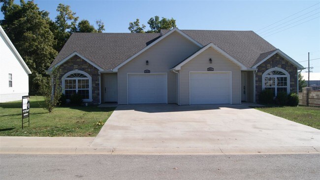 Building Photo - 2823 Neosho Heights Ave