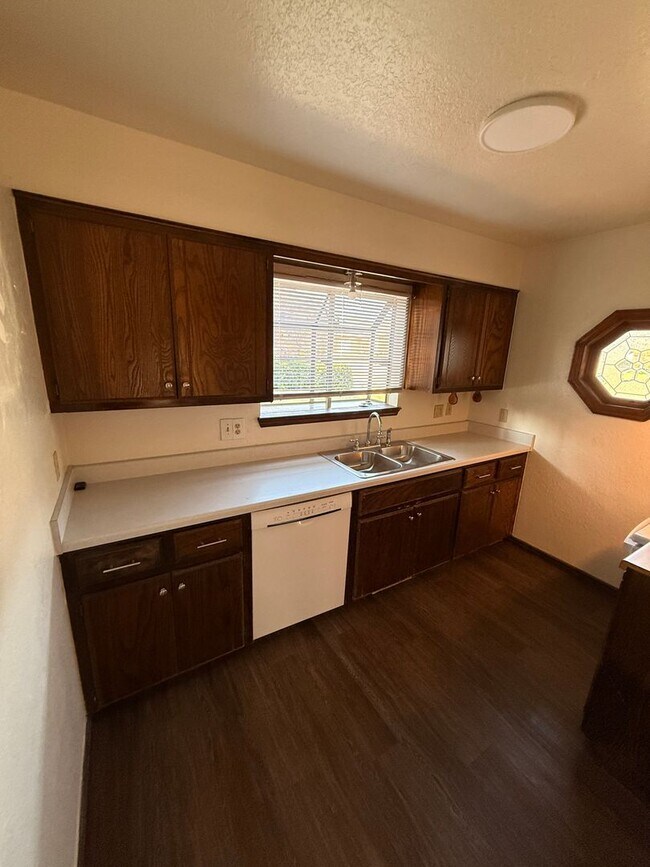 Foto del edificio - 10213 Shadowridge Dr