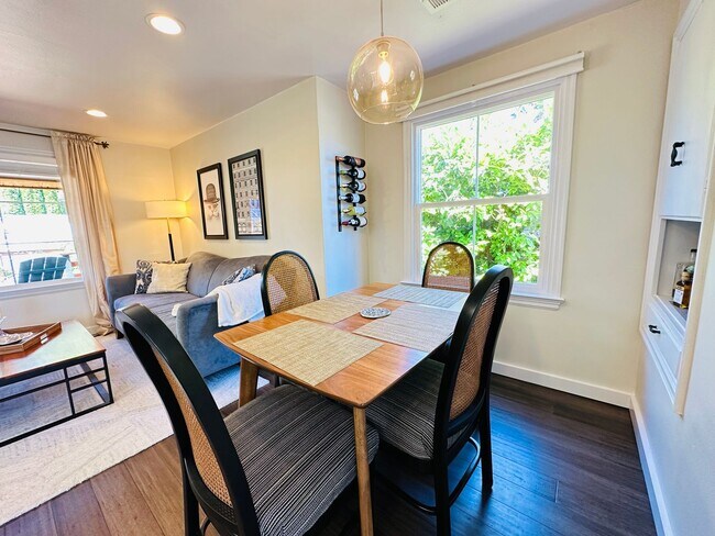 Building Photo - Magnolia - 3 Bed / 2 Bath Home -