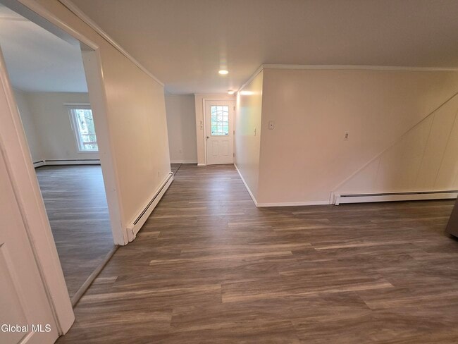 Building Photo - 112 Carriage House Ln