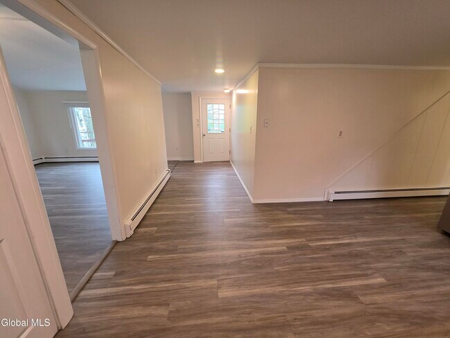 Foto del edificio - 112 Carriage House Ln