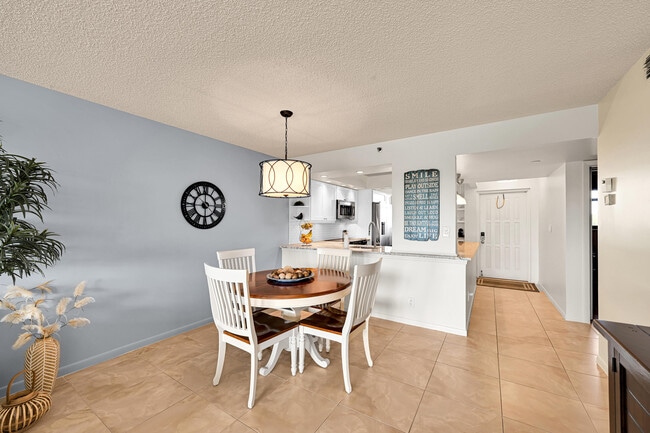 Building Photo - 1266 S Military Trail