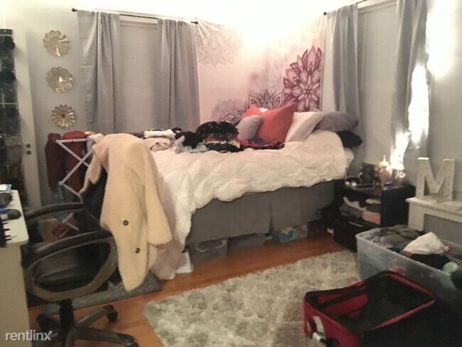 Foto del edificio - 5 br, 2 bath House - 37 Woodstock Ave # 558