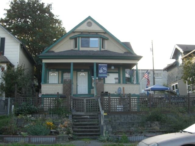 Building Photo - 2346 Fawcett Ave