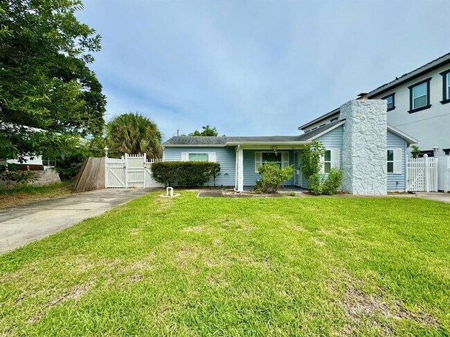 Foto del edificio - 621 85th Ave N