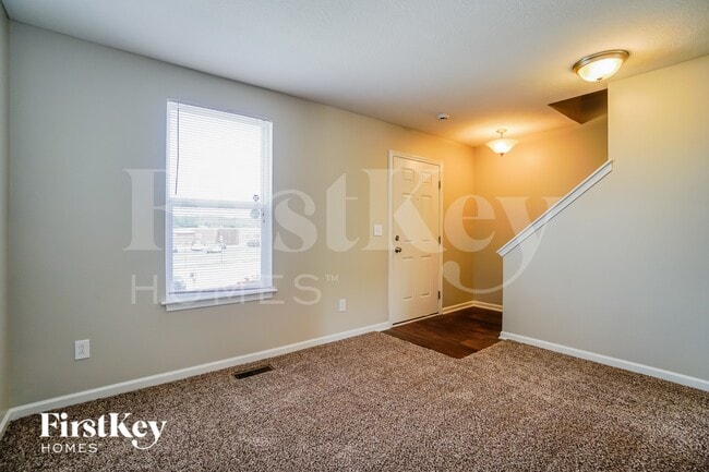 Building Photo - 2144 Greencrest Way