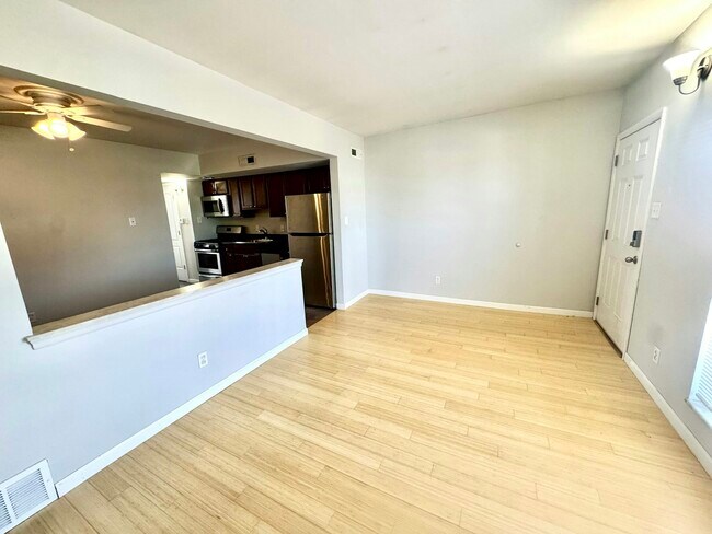 Foto del edificio - 5225 Southwest Ave