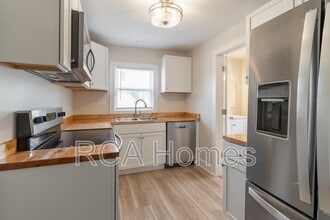 Building Photo - 1601 Villa Ave