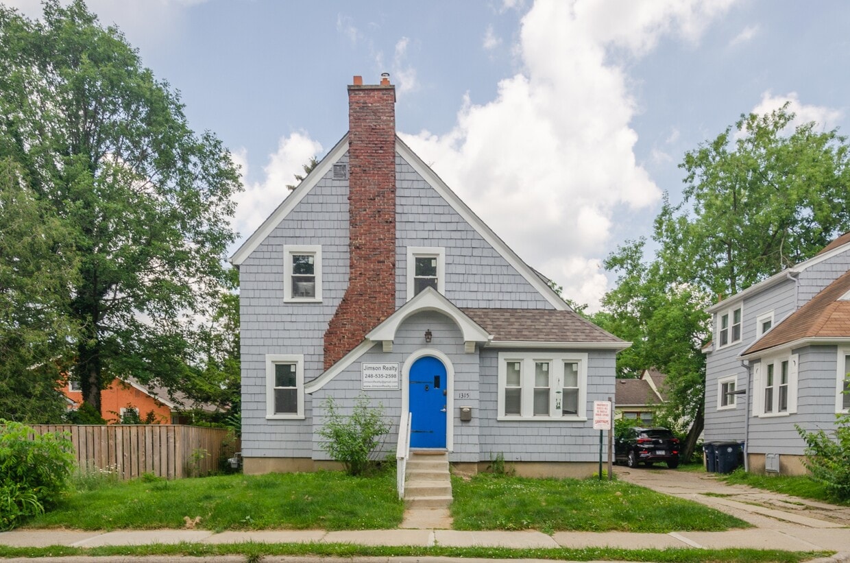 Foto principal - 1315 Sheehan Ave