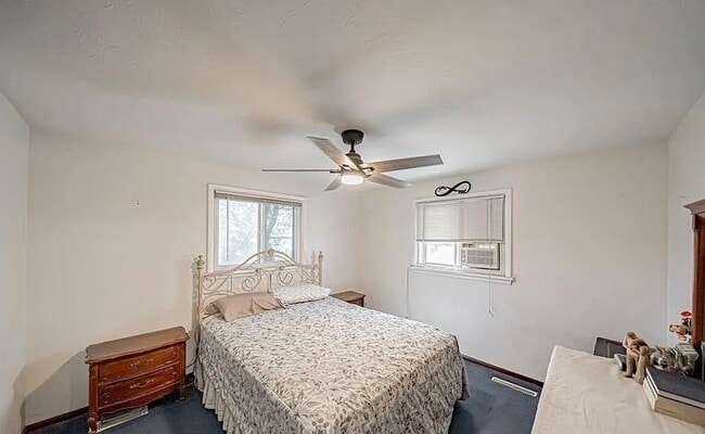 Building Photo - 542 Starlite Ave