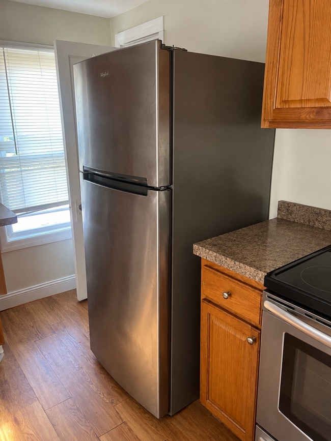 Kitchen - 60 Lincoln St