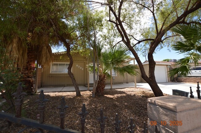 Building Photo - 1732 Canosa Ave