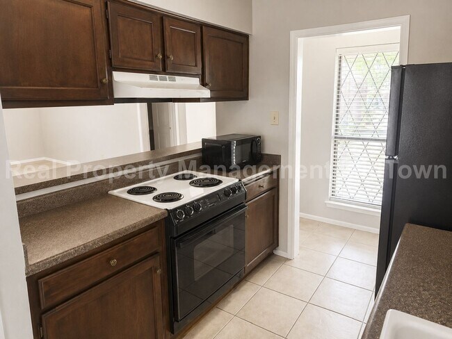 Foto del edificio - 4209 Wingrove Dr