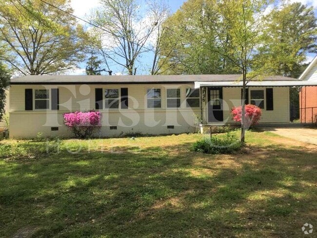 Building Photo - 135 Harris Cir