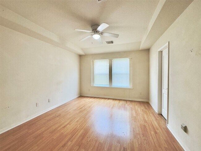 Building Photo - 7935 Barnes Ridge Ln