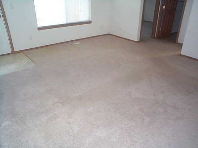Foto del edificio - 751 NW Desert Pine St