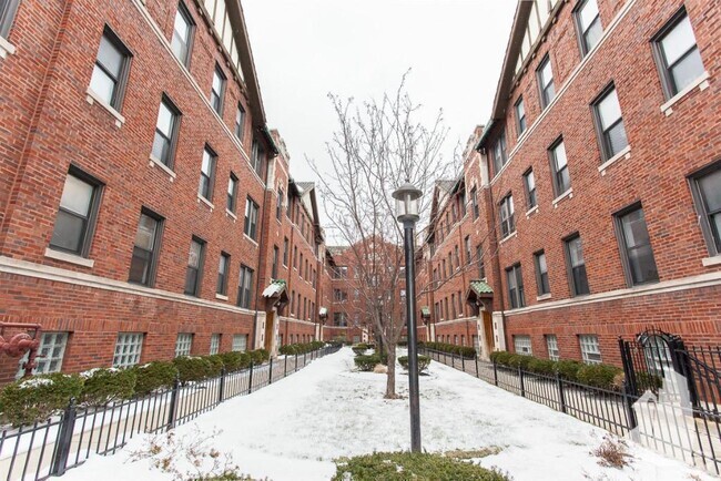 Building Photo - 3304 W Schubert Ave